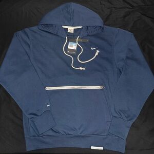 Men’s Nike Dri-Fit Swoosh Fly Standard Issue Hoodie Size M (BRAND NEW)